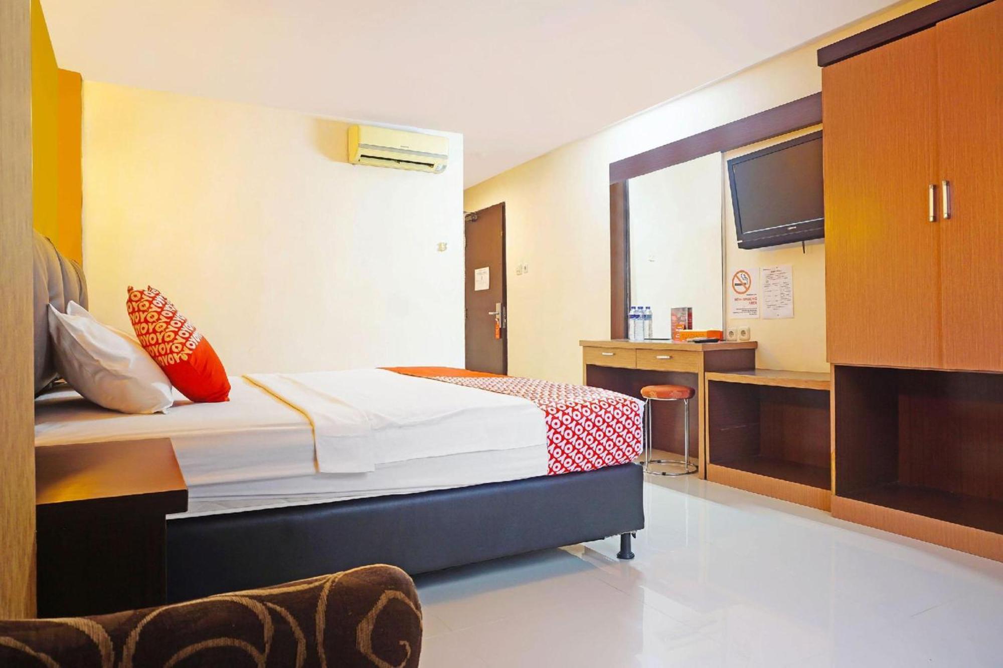 Collection O Losari Near Pantai Losari Formerly Hotel Grand Populer Makassar Exteriör bild